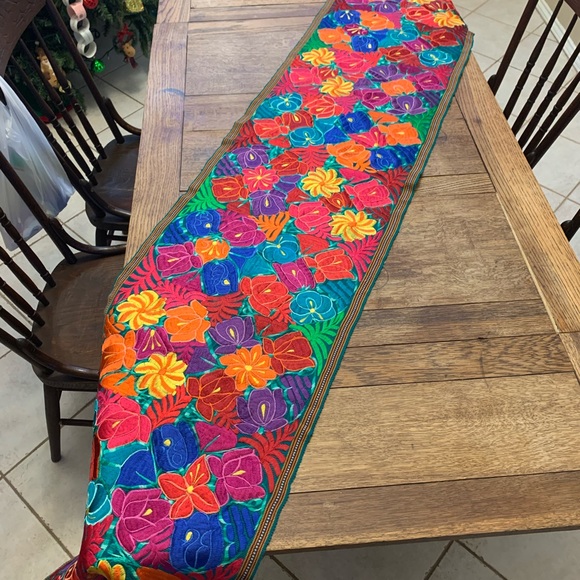 Table runner - Picture 2 of 6